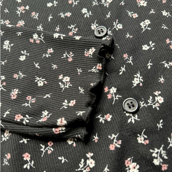 H&M | Divided: Black Dainty Floral Henley Picot Trim - Picture 5 of 8